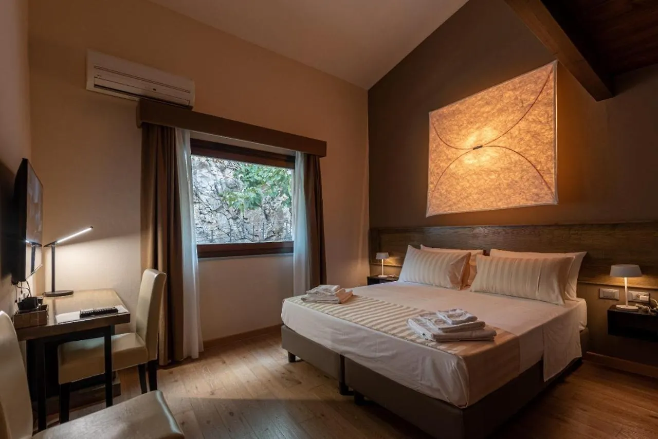 Gratteri Resort 4*,  Italien