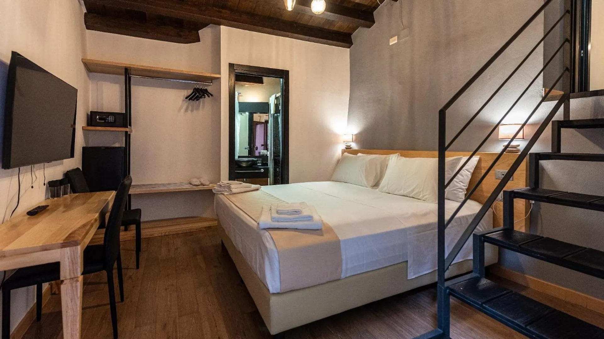 Gratteri Resort 4*,  Italien